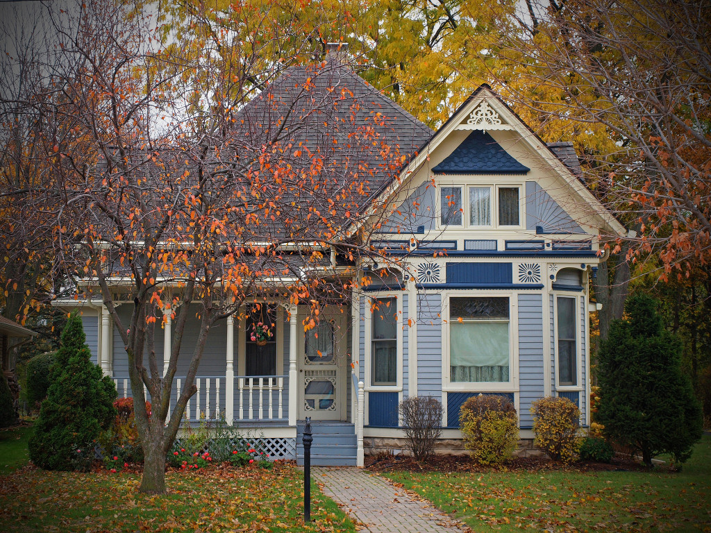 home updates for sale (photo by https://www.flickr.com/photos/lens-cap/)