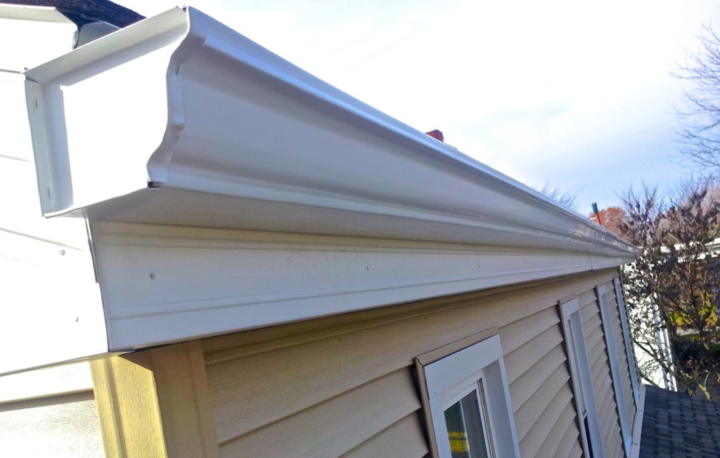 install new gutters 39 ways to improve the curb appeal of your home