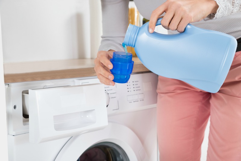 using too much laundry detergent ways you're getting house cleaning wrong