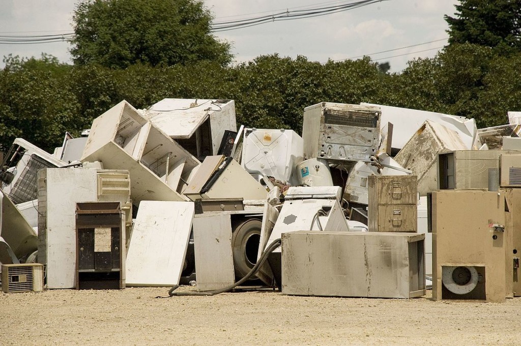 the lifespan of common household appliances and components how long will appliances last? https://commons.wikimedia.org/wiki/File:FEMA_-_36468_-_Damaged_and_destroyed_appliances_stacked_for_pick_up_in_Iowa.jpg