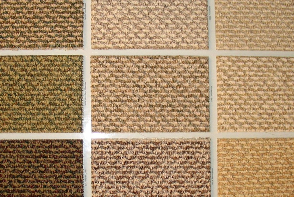 the lifespan of common household appliances and components how long will carpet flooring last? Photo by: https://commons.wikimedia.org/wiki/File:Swatches_of_berber_carpet.jpg