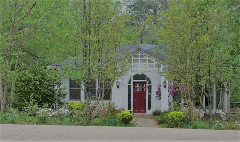 mississippi home in wooded area