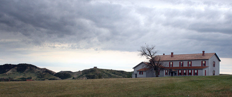 Wyoming country home on plain